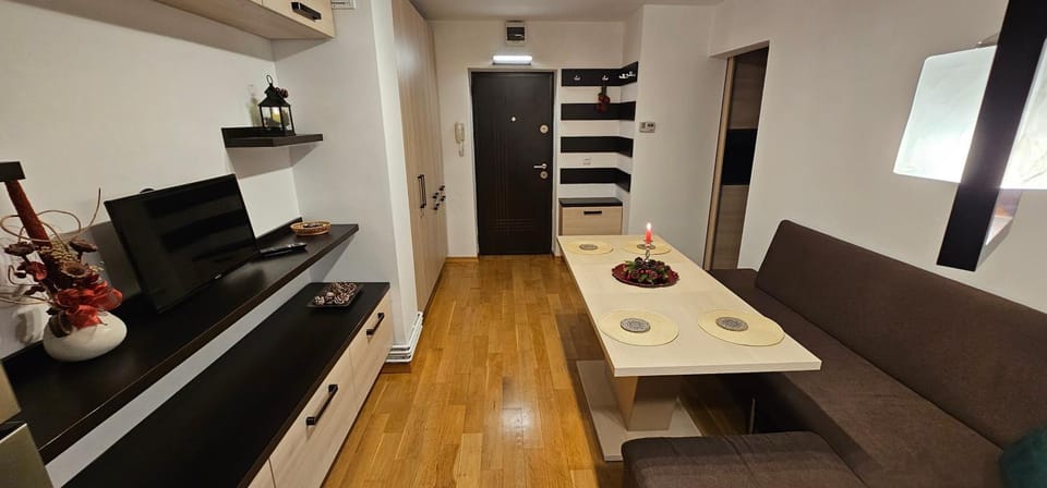 Communal lounge/ TV room, TV and multimedia, Kitchen or kitchenette, Living room, Seating area