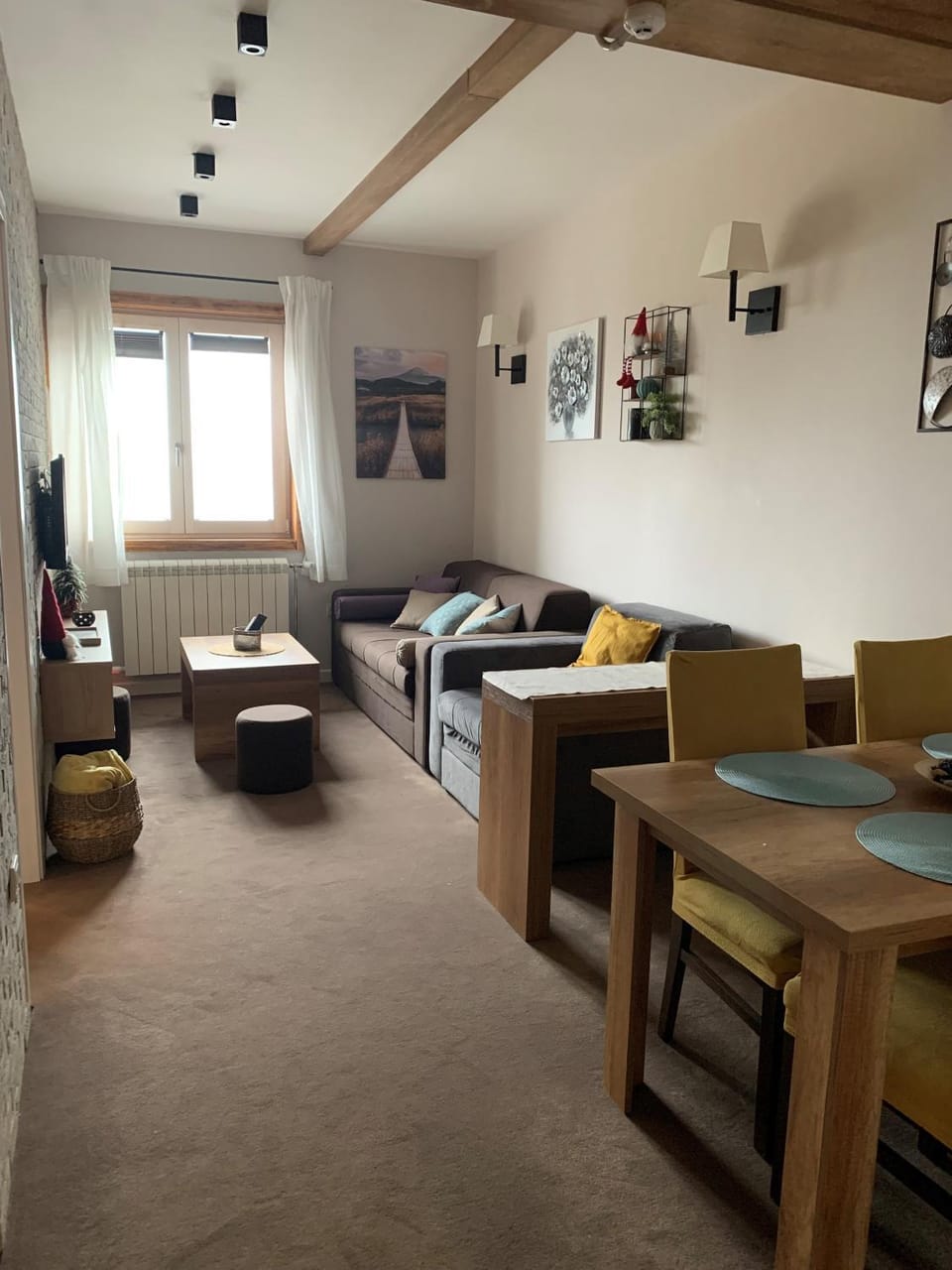 Living room, Dining area