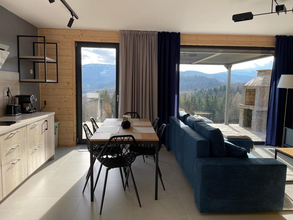 Kitchen or kitchenette, Living room, Dining area