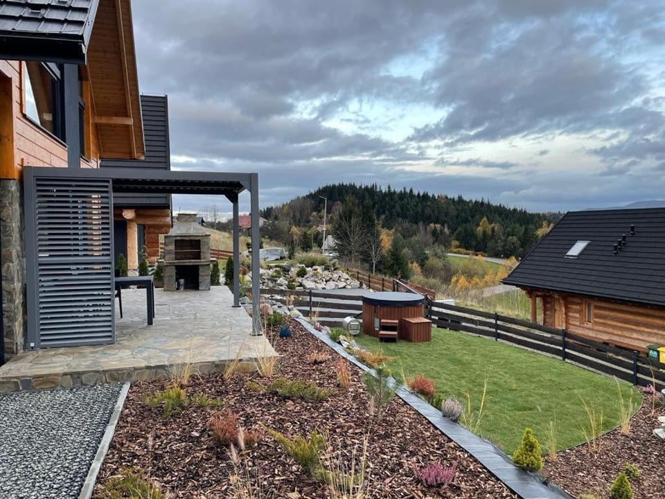 Property building, Day, Natural landscape, BBQ facilities, Garden, Garden view