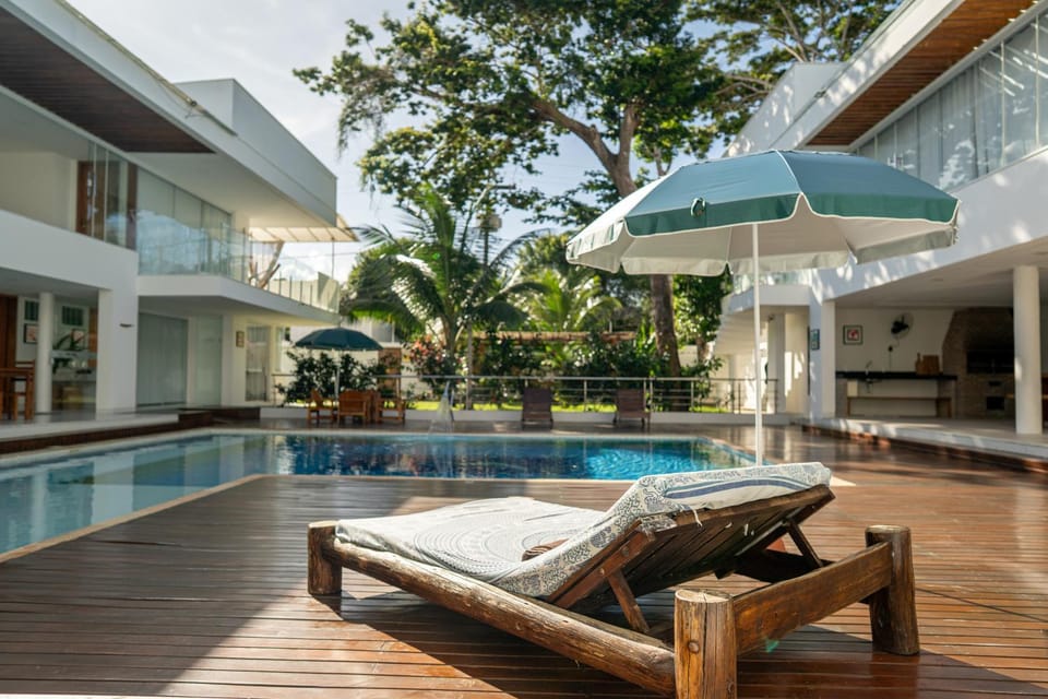 Swimming pool, sunbed