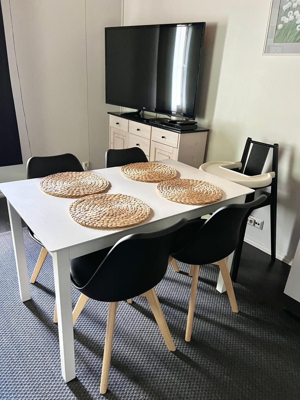 Pronssi Villa, Vuokatin ytimessä sisältyy Ilmainen pysäköinti, Sauna, etu terassi ja piha alue, Wi-Fi, SmartTV Apartment in Finland
