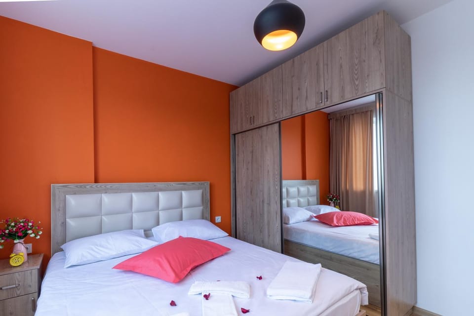 Bedroom, wardrobe