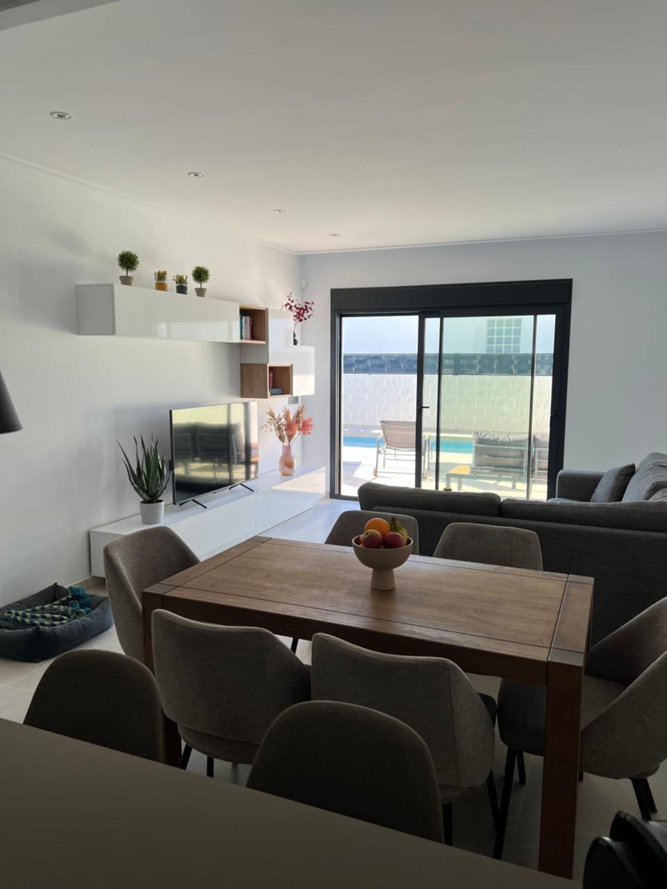 Living room, Dining area