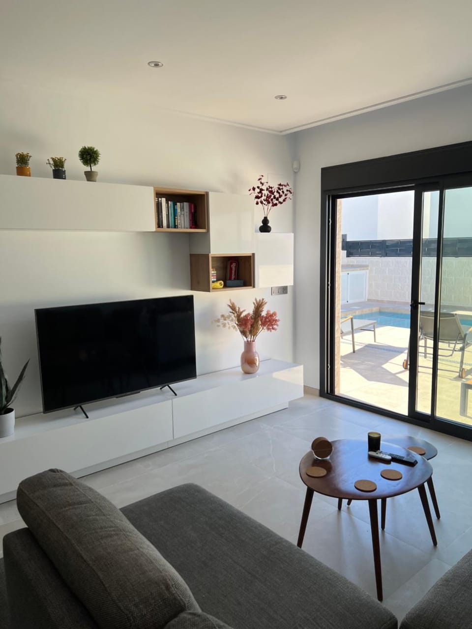 TV and multimedia, Living room, Seating area
