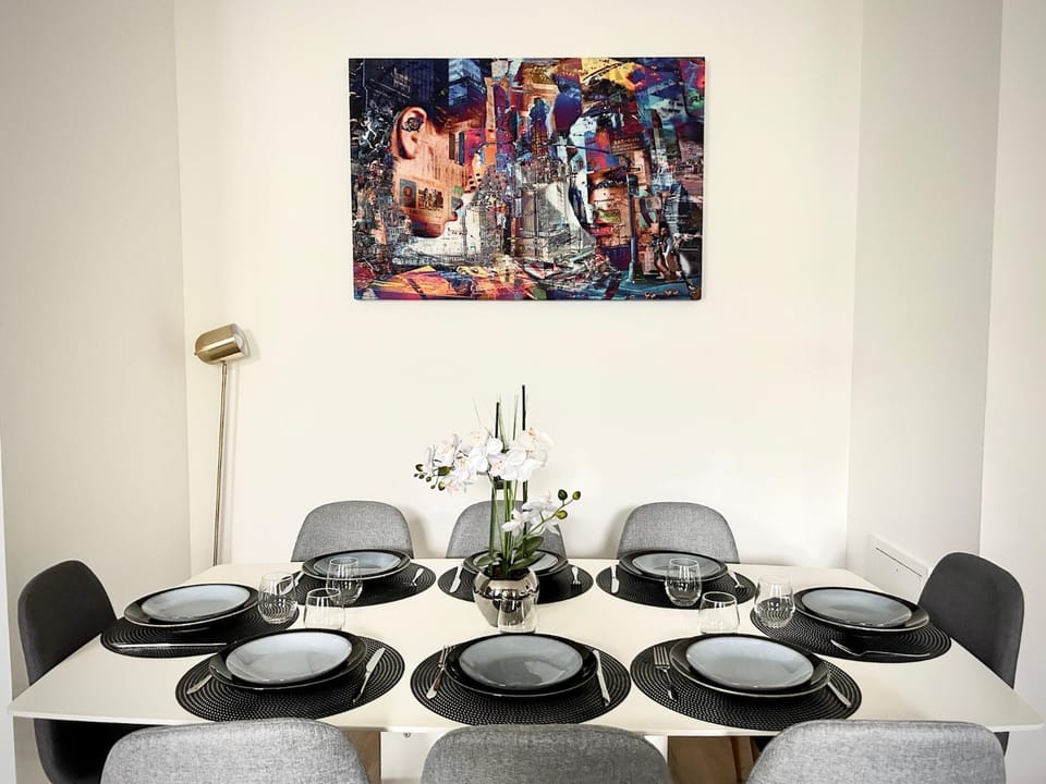Living room, Dining area