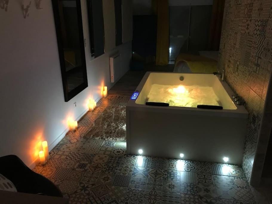 L’Appar(T) du Grand Bois - Jacuzzi - Apartment in Pays de la Loire
