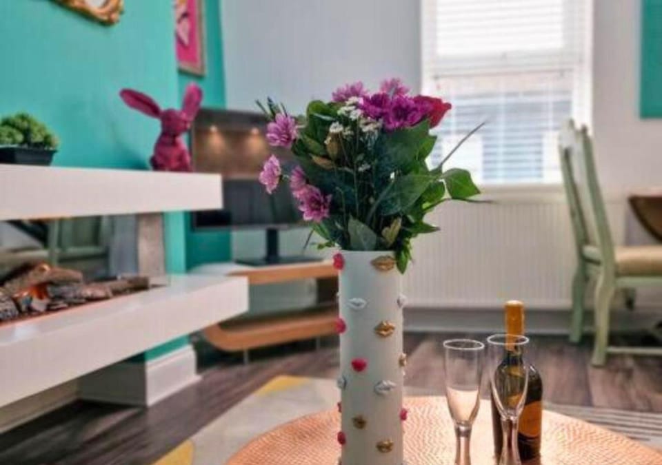 Eclectic 1BD in the Heart of Cheltenham! Apartment in Cheltenham