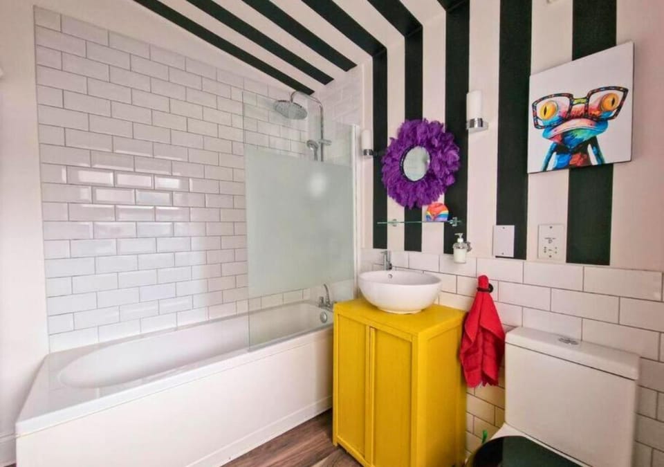 Eclectic 1BD in the Heart of Cheltenham! Apartment in Cheltenham