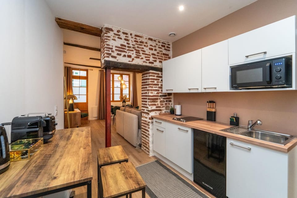Coffee/tea facilities, stove, stove, kitchen, kitchen