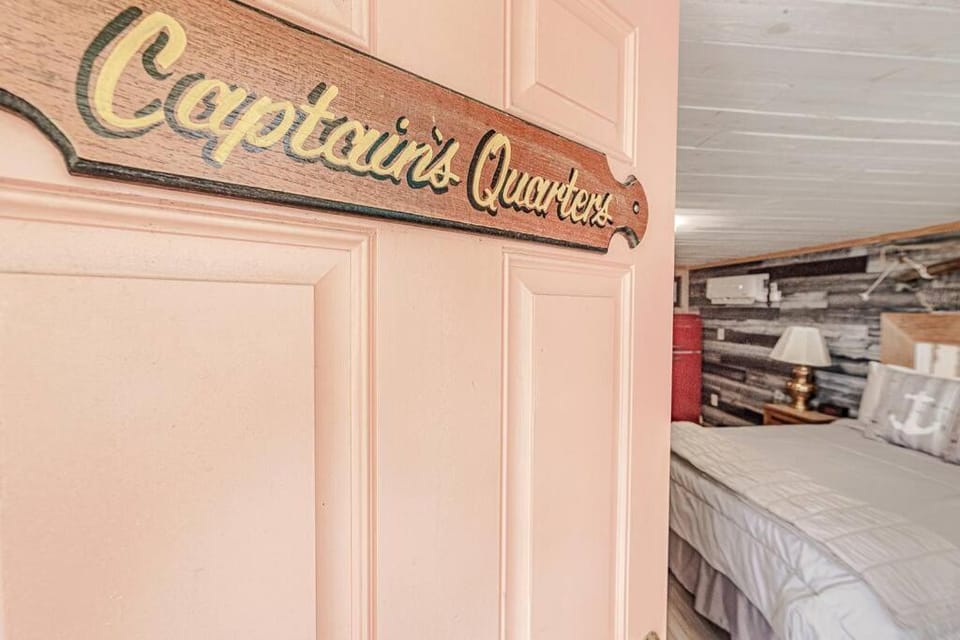 Captain's Quarters at Island Breeze of CB Apartment in Carolina Beach