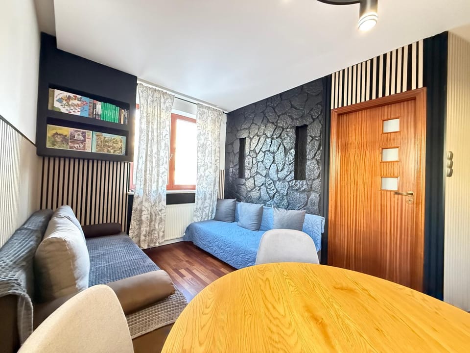 Superior Wlodarzewska, 2 rooms, 1 bedroom, Air Condition! Parking! 24h reception! Apartment in Warsaw