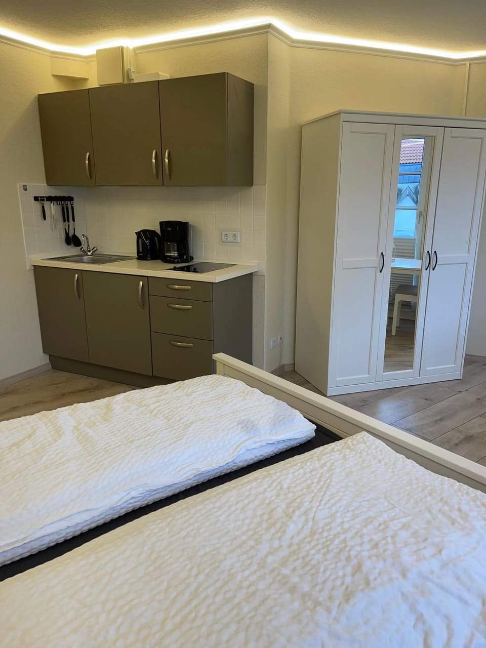 Kitchen or kitchenette, wardrobe