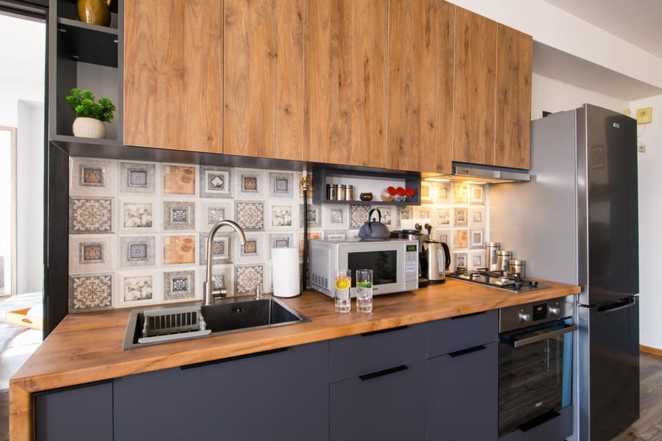Coffee/tea facilities, Kitchen or kitchenette, minibar, stove
