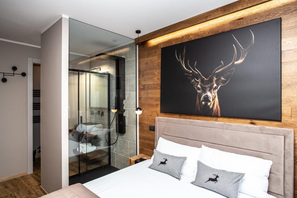 Photo of the whole room, Decorative detail, Bedroom