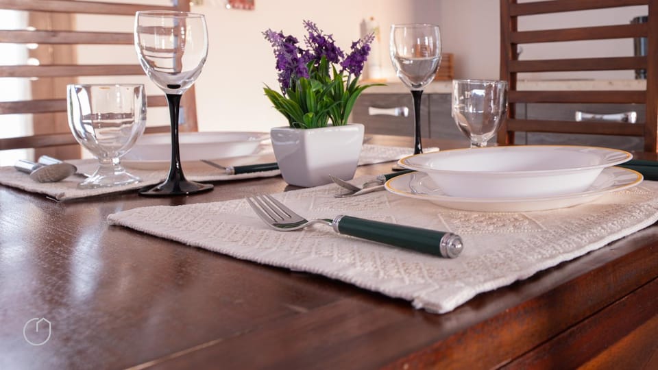 Food and drinks, Dining area, Drinks