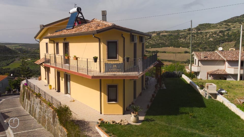 Property building, Day, Natural landscape, Mountain view