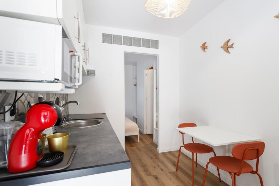 Kitchen or kitchenette, Living room, Dining area