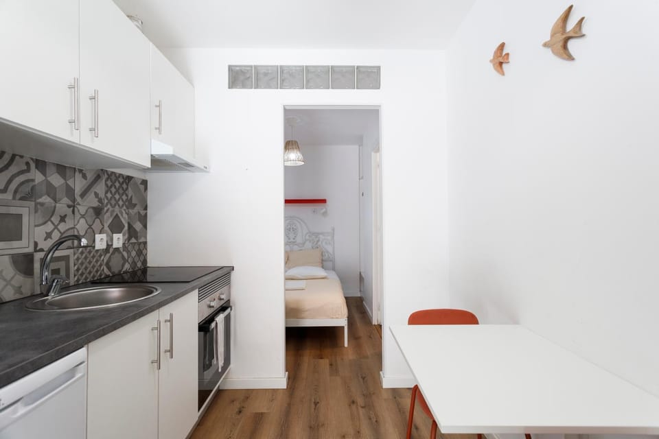 Kitchen or kitchenette, Bedroom