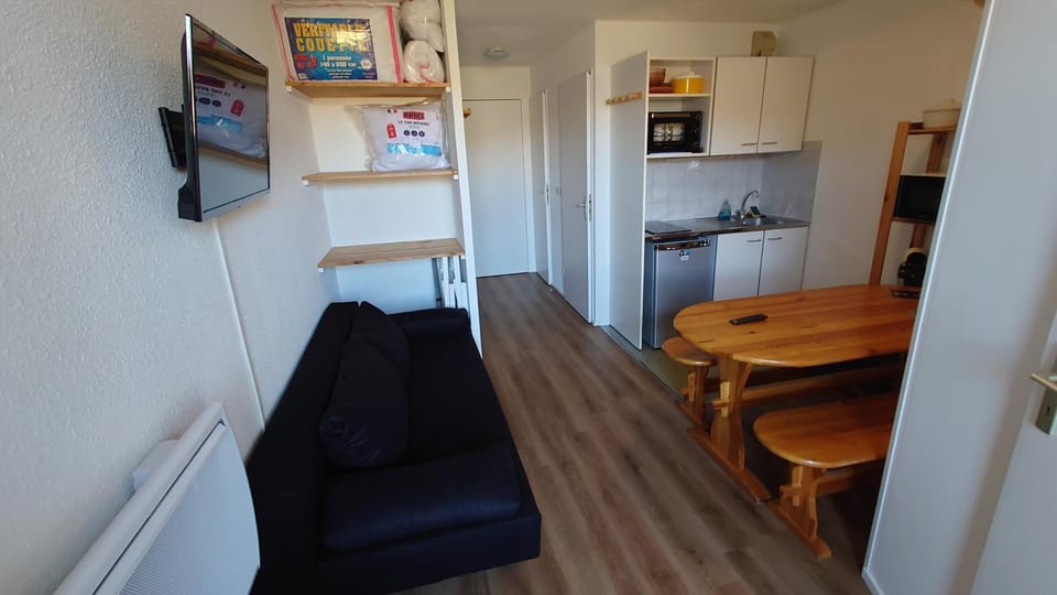 TV and multimedia, Living room, Dining area, pet friendly, stove