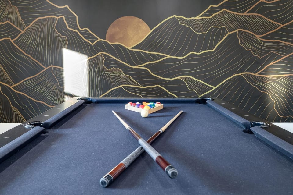 Billiard, Game Room