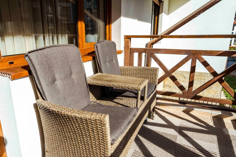 View (from property/room), Balcony/Terrace, Balcony/Terrace, Seating area