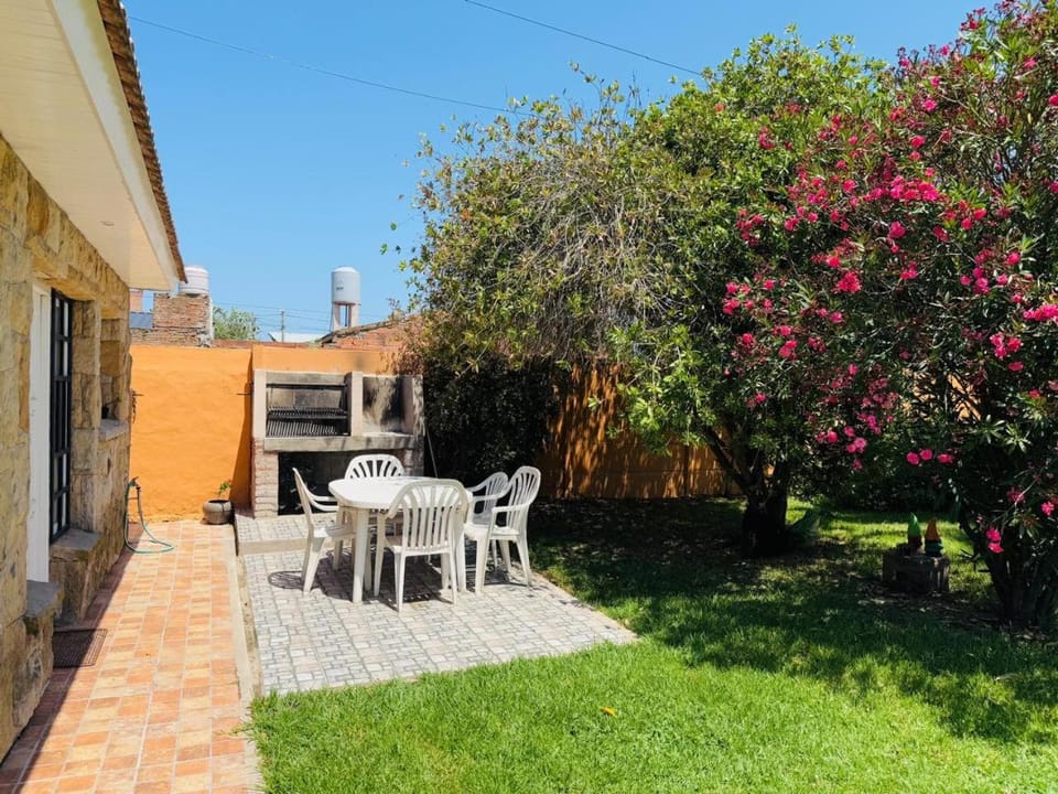 Casa de Piedra - a 2 cuadras del mar House in Mar del Plata