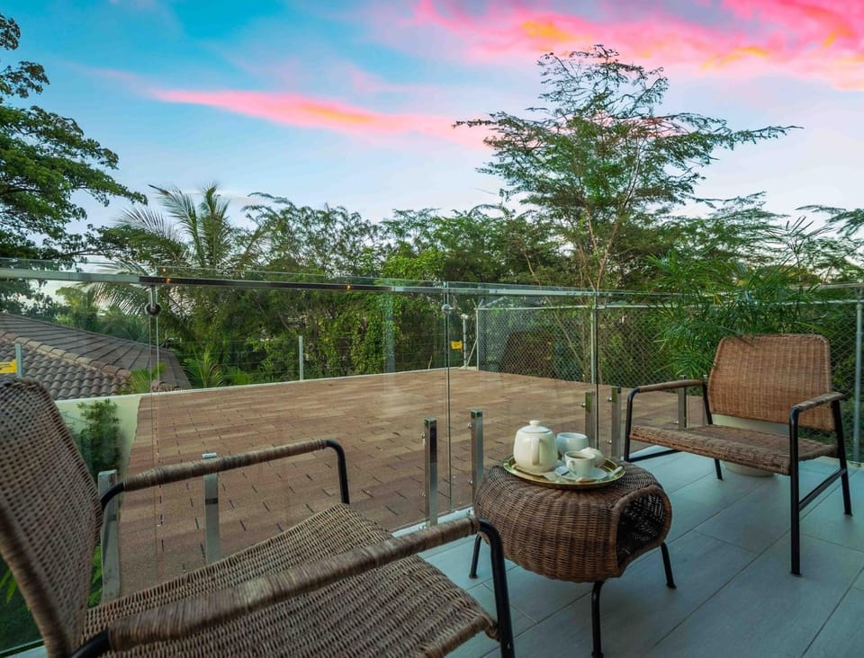 Bird's eye view, View (from property/room), Balcony/Terrace, Bedroom, Garden view, Pool view, Quiet street view, Inner courtyard view