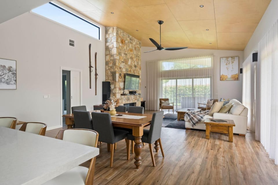 52 Mountain Mist House in Porepunkah