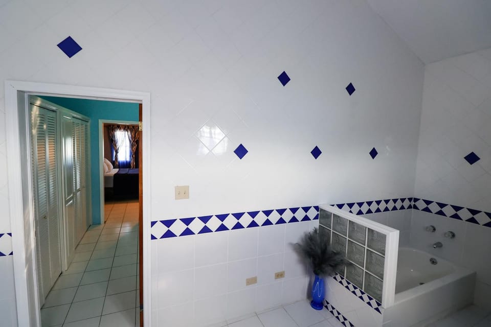 C&D Residential Penthouse Bed and Breakfast in Anguilla