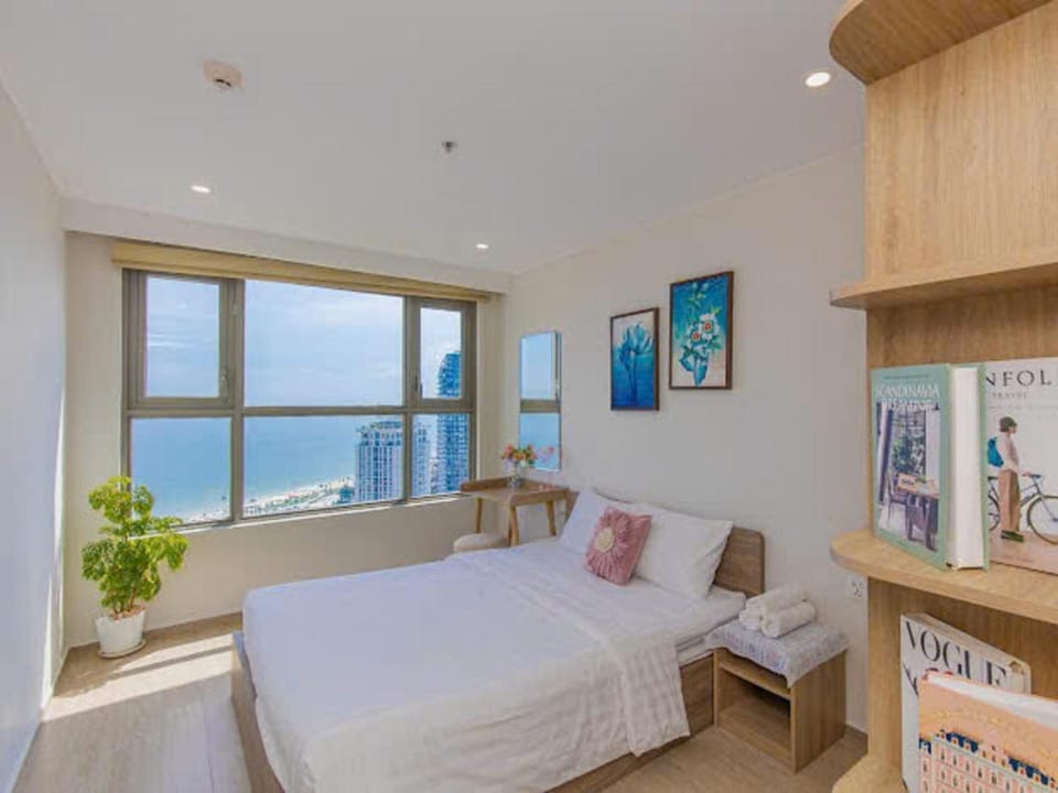 Bed, Natural landscape, Photo of the whole room, Bedroom, Sea view, towels