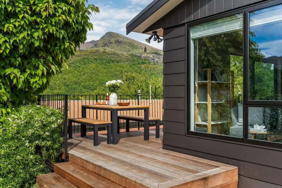 Patio, Day, Natural landscape, View (from property/room), Balcony/Terrace, Dining area, Garden view, Mountain view