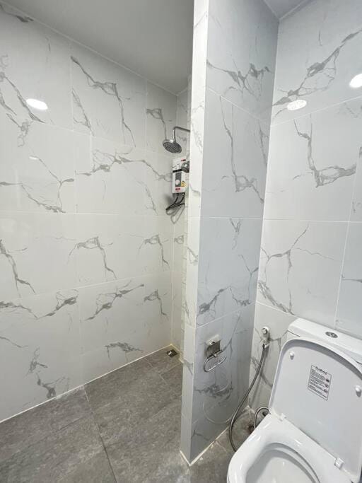 Spacious 3BR Pet-Friendly House l Near Hua Hin & Cha-am l Sleeps up to 10 Guests l Free Parking & Fast WiFi House in Thailand