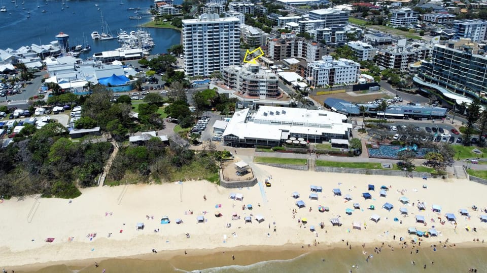Sun, Surf, and Sand at Parkyn! Apartment in Sunshine Coast