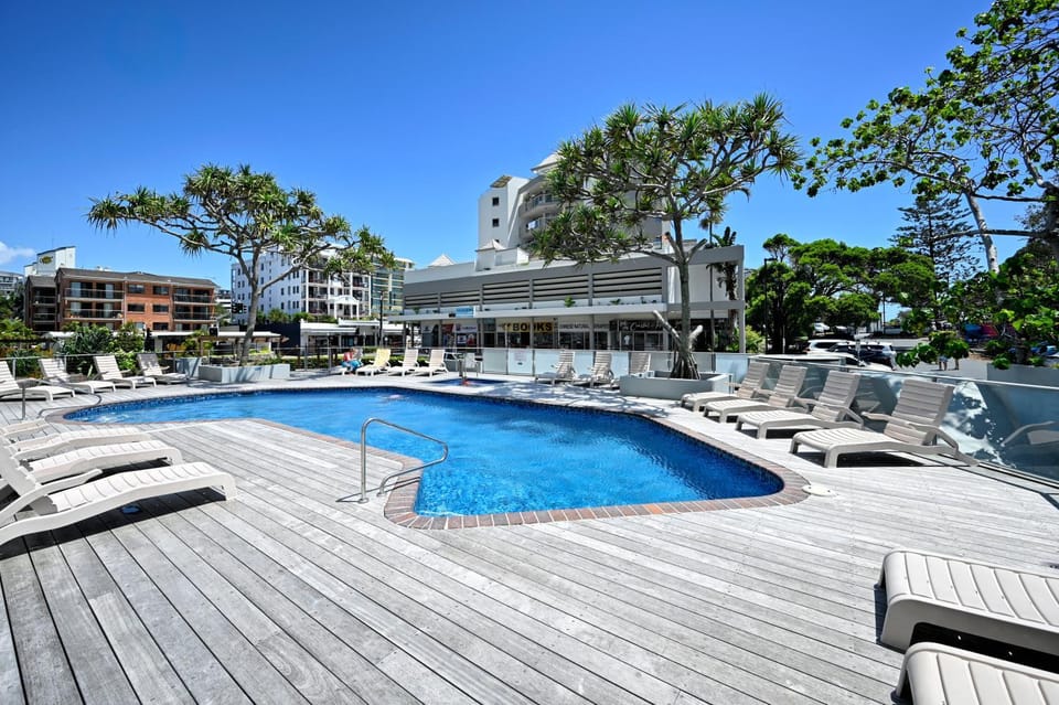 Sun, Surf, and Sand at Parkyn! Apartment in Sunshine Coast