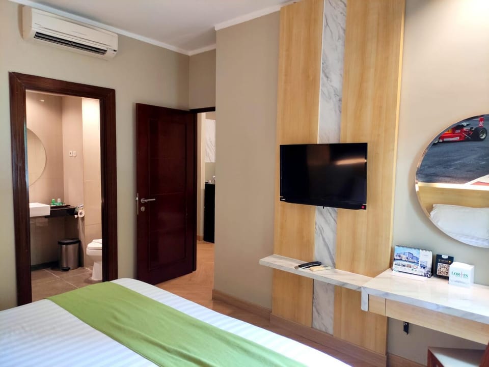 Bed, Bathroom, View (from property/room), Photo of the whole room, Bedroom, hair dresser, air conditioner