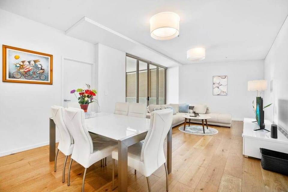 Mascot Central 3 Bed Apt Close to Airport & CBD Apartment in Mascot