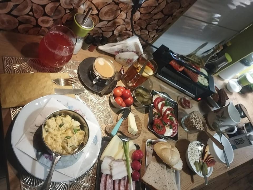 Food and drinks, Food, Breakfast, Drinks