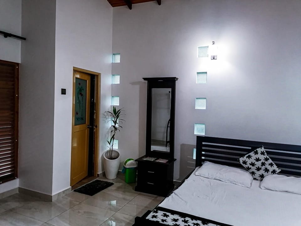 New White House Ratnapura Hotel in Sri Lanka