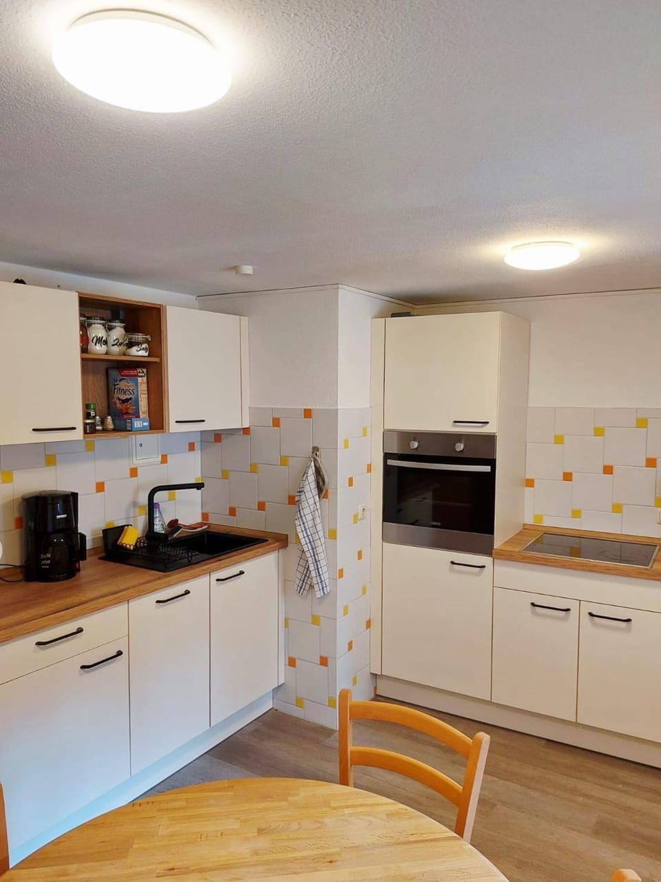 Kitchen or kitchenette, oven, stove