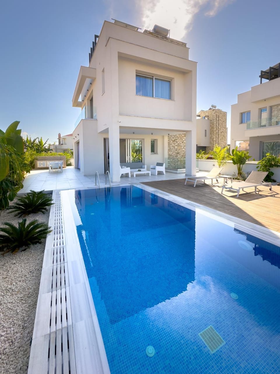 Property building, Pool view, Swimming pool, Swimming pool