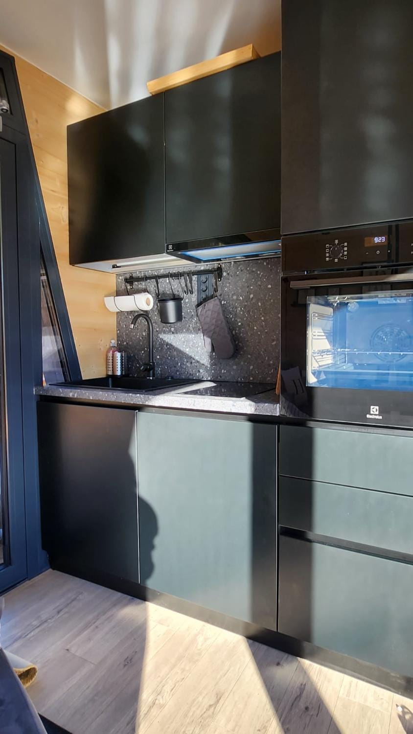 Kitchen or kitchenette, pet friendly, stove