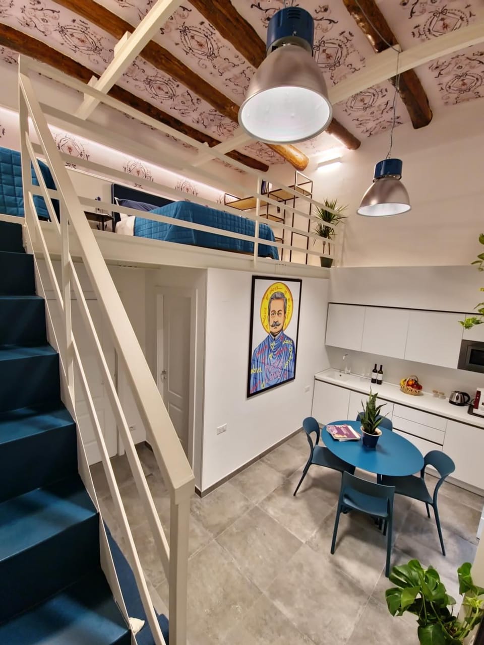Kitchen or kitchenette, Seating area, Dining area