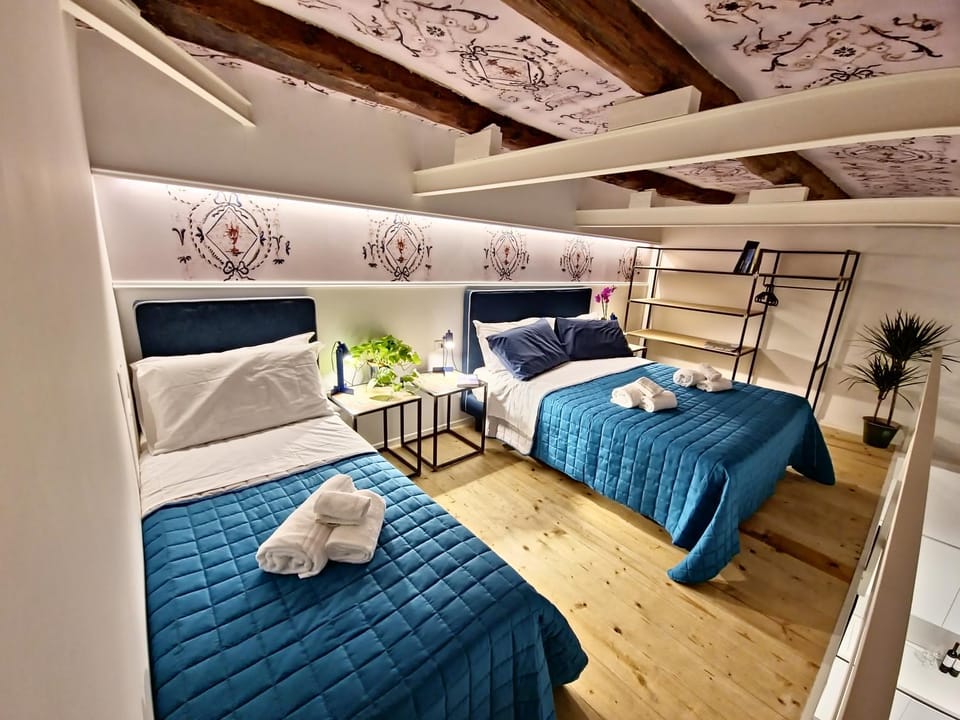 Bed, Photo of the whole room