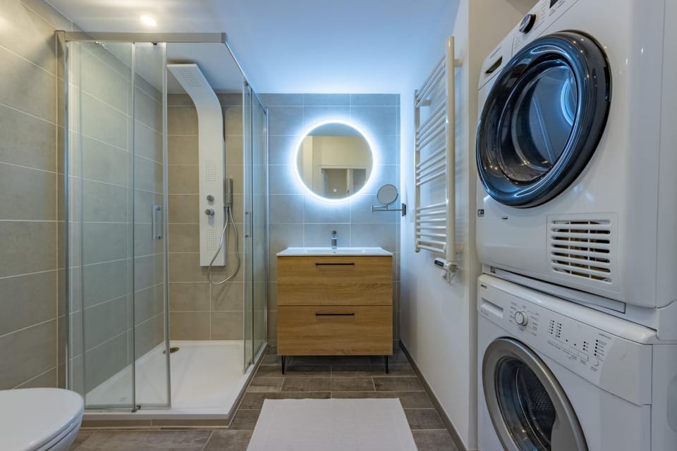 Shower, Bathroom, washing machine, dryer