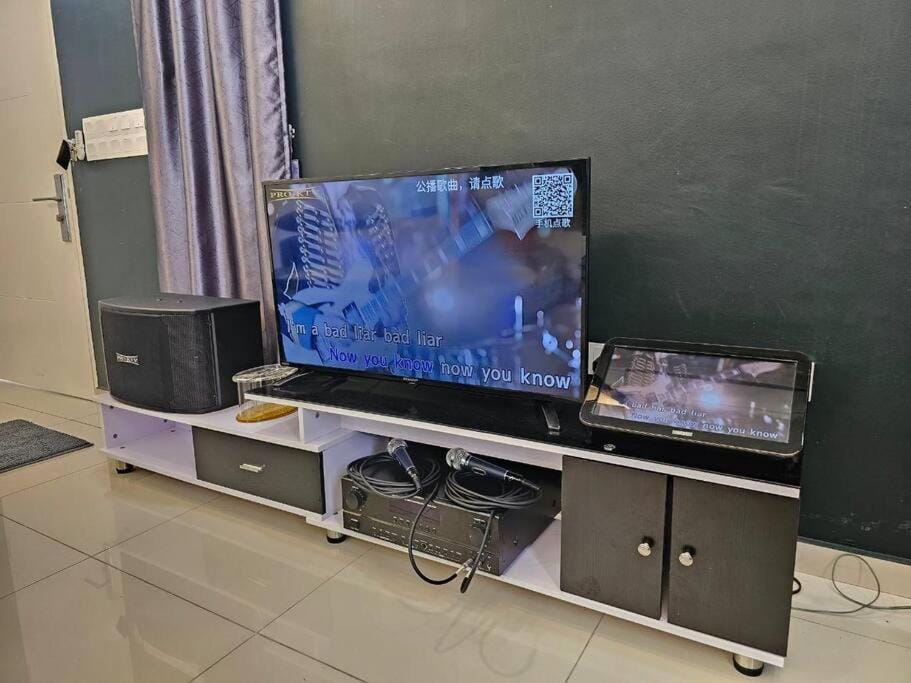 Game Room, Karaoke