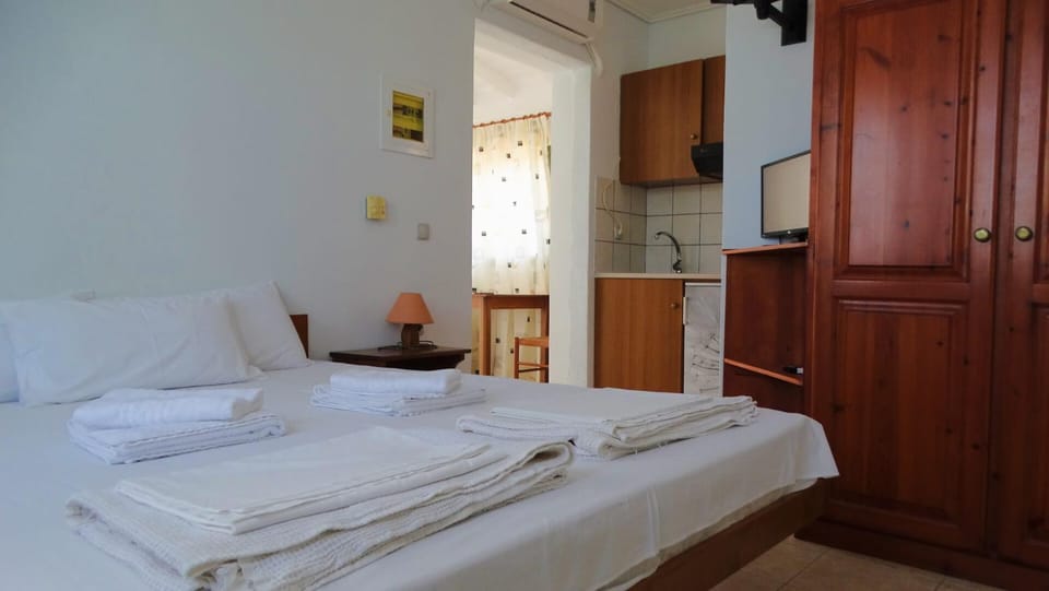 Bed, Photo of the whole room