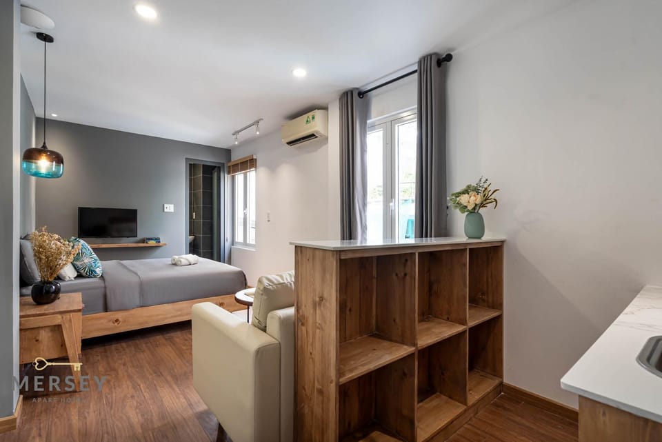 Communal lounge/ TV room, Bed, Living room, Photo of the whole room, Seating area, Bedroom, hair dresser, air conditioner