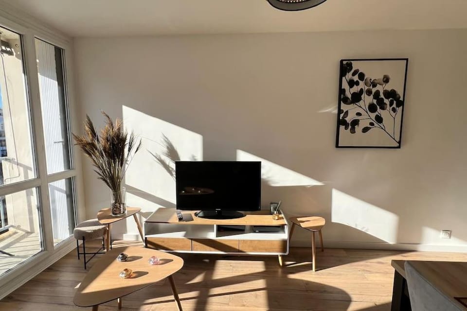 Communal lounge/ TV room, TV and multimedia, Living room, Seating area