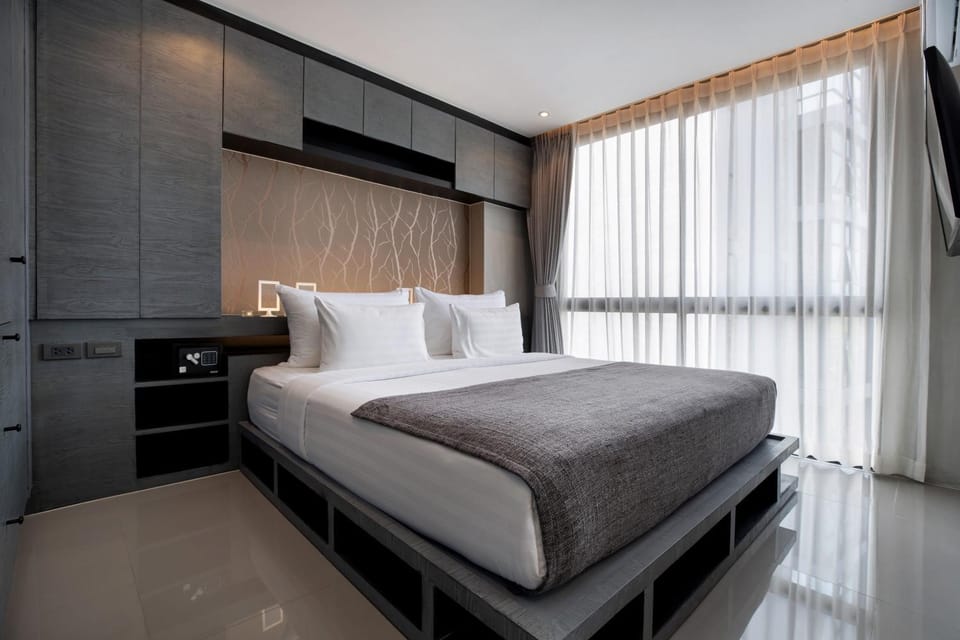 Bed, Photo of the whole room, Bedroom
